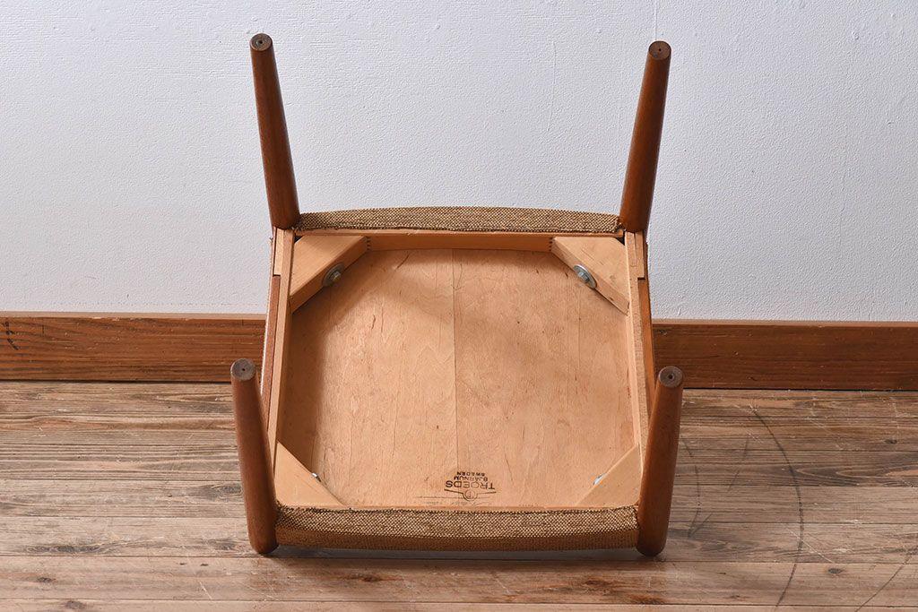 北欧家具　ビンテージ　スウェーデンTROEDS製　チーク材のチェア(ダイニングチェア)(1)