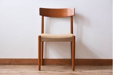 北欧家具　ビンテージ　スウェーデンTROEDS製　チーク材のチェア(ダイニングチェア)(2)