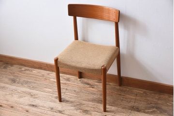 北欧家具　ビンテージ　スウェーデンTROEDS製　チーク材のチェア(ダイニングチェア)(2)