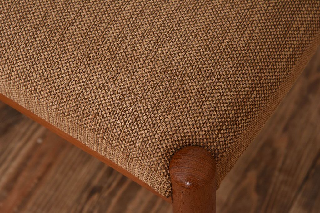 北欧家具　ビンテージ　スウェーデンTROEDS製　チーク材のチェア(ダイニングチェア)(2)