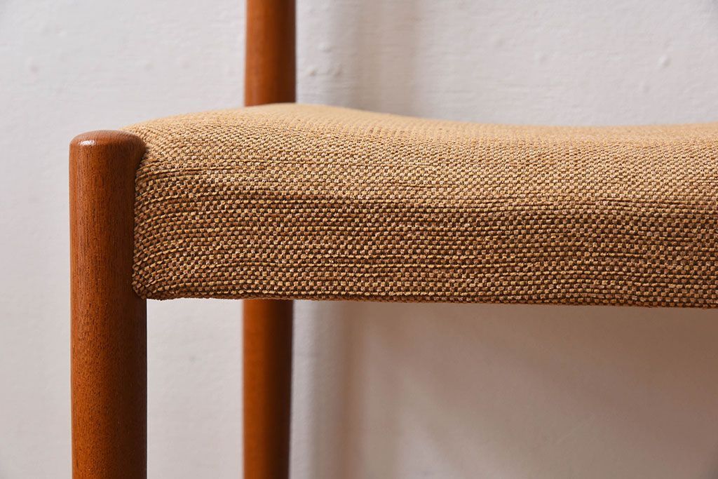 北欧家具　ビンテージ　スウェーデンTROEDS製　チーク材のチェア(ダイニングチェア)(2)