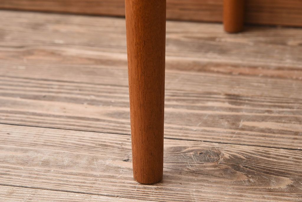 北欧家具　ビンテージ　スウェーデンTROEDS製　チーク材のチェア(ダイニングチェア)(2)