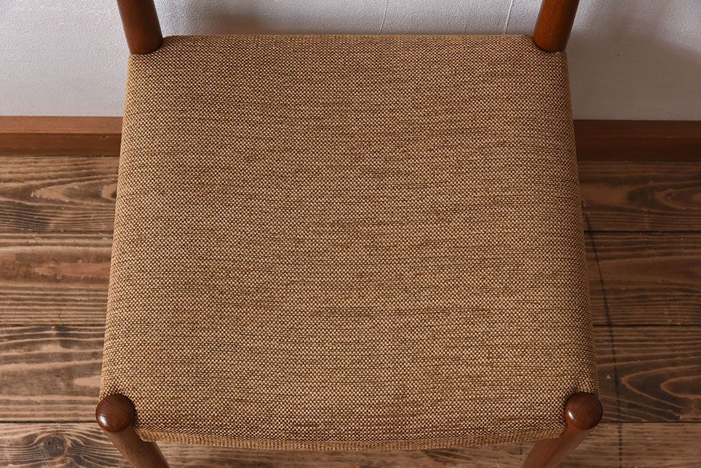 北欧家具　ビンテージ　スウェーデンTROEDS製　チーク材のチェア(ダイニングチェア)(3)