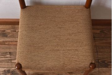 北欧家具　ビンテージ　スウェーデンTROEDS製　チーク材のチェア(ダイニングチェア)(3)