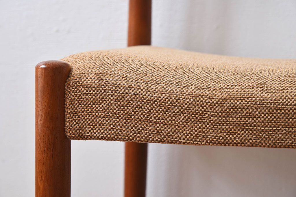 北欧家具　ビンテージ　スウェーデンTROEDS製　チーク材のチェア(ダイニングチェア)(3)