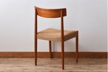ヴィンテージ家具　北欧ビンテージ　スウェーデンTROEDS製　チーク材のチェア(ダイニングチェア)(1)
