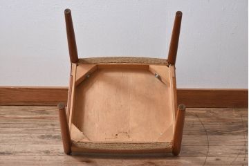 ヴィンテージ家具　北欧ビンテージ　スウェーデンTROEDS製　チーク材のチェア(ダイニングチェア)(1)