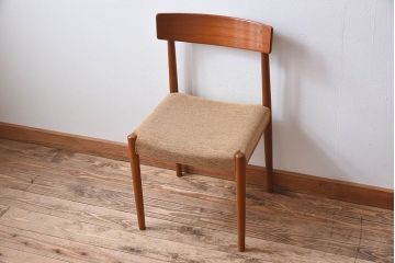 ヴィンテージ家具　北欧ビンテージ　スウェーデンTROEDS製　チーク材のチェア(ダイニングチェア)(1)