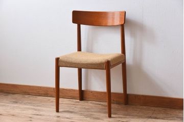ヴィンテージ家具　北欧ビンテージ　スウェーデンTROEDS製　チーク材のチェア(ダイニングチェア)(2)