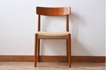 ヴィンテージ家具　北欧ビンテージ　スウェーデンTROEDS製　チーク材のチェア(ダイニングチェア)(2)