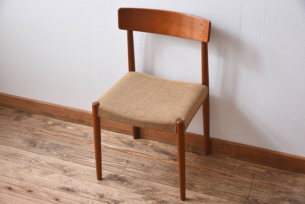 ヴィンテージ家具　北欧ビンテージ　スウェーデンTROEDS製　チーク材のチェア(ダイニングチェア)(2)