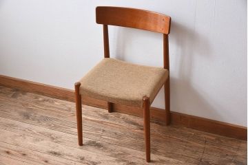 ヴィンテージ家具　北欧ビンテージ　スウェーデンTROEDS製　チーク材のチェア(ダイニングチェア)(2)