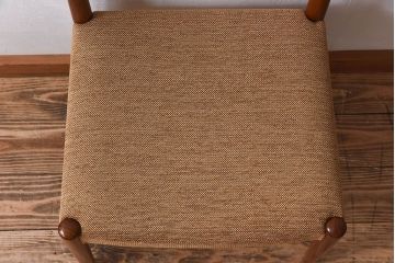 ヴィンテージ家具　北欧ビンテージ　スウェーデンTROEDS製　チーク材のチェア(ダイニングチェア)(2)