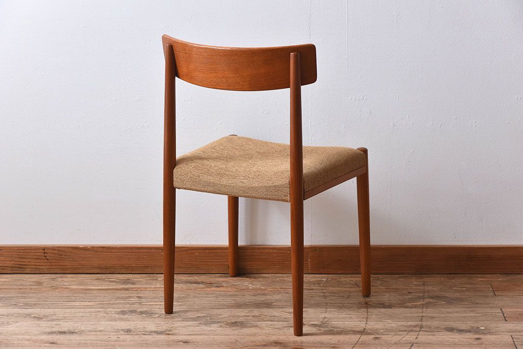 ヴィンテージ家具　北欧ビンテージ　スウェーデンTROEDS製　チーク材のチェア(ダイニングチェア)(2)