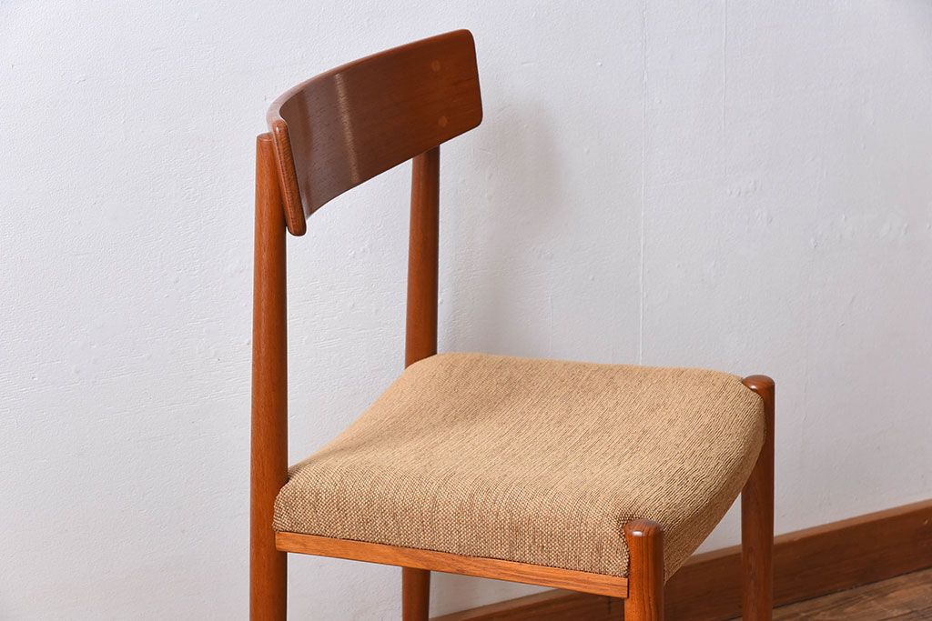 ヴィンテージ家具　北欧ビンテージ　スウェーデンTROEDS製　チーク材のチェア(ダイニングチェア)(3)