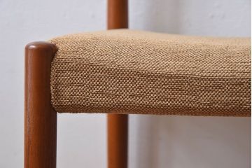 ヴィンテージ家具　北欧ビンテージ　スウェーデンTROEDS製　チーク材のチェア(ダイニングチェア)(3)