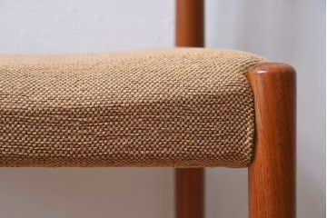 ヴィンテージ家具　北欧ビンテージ　スウェーデンTROEDS製　チーク材のチェア(ダイニングチェア)(3)