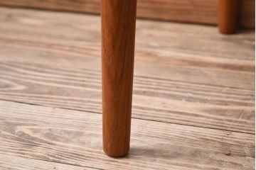 ヴィンテージ家具　北欧ビンテージ　スウェーデンTROEDS製　チーク材のチェア(ダイニングチェア)(3)