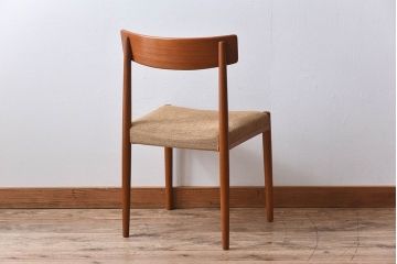 ヴィンテージ家具　北欧ビンテージ　スウェーデンTROEDS製　チーク材のチェア(ダイニングチェア)(3)