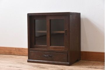 アンティーク家具　大正期　古い檜材の小ぶりでシンプルなアンティーク収納棚