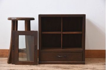 アンティーク家具　大正期　古い檜材の小ぶりでシンプルなアンティーク収納棚