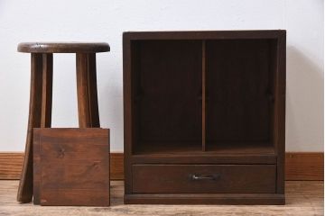 アンティーク家具　大正期　古い檜材の小ぶりでシンプルなアンティーク収納棚