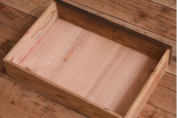 アンティーク家具　大正期　古い檜材の小ぶりでシンプルなアンティーク収納棚