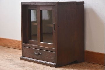 アンティーク家具　大正期　古い檜材の小ぶりでシンプルなアンティーク収納棚