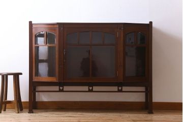 アンティーク家具　ウォールナット材製　イギリスアンティークのサイドキャビネット