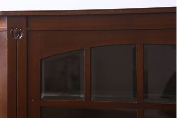 アンティーク家具　ウォールナット材製　イギリスアンティークのサイドキャビネット