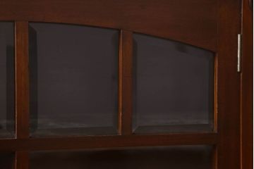 アンティーク家具　ウォールナット材製　イギリスアンティークのサイドキャビネット