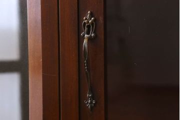 アンティーク家具　ウォールナット材製　イギリスアンティークのサイドキャビネット