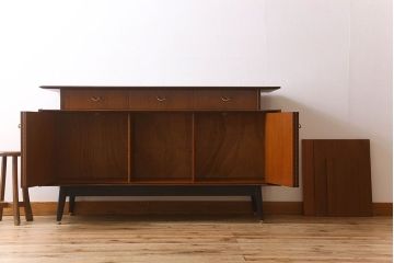 ヴィンテージ家具　G-PLAN　北欧ビンテージ　BBシリーズ　サイドボード(サイドキャビネット)(3)