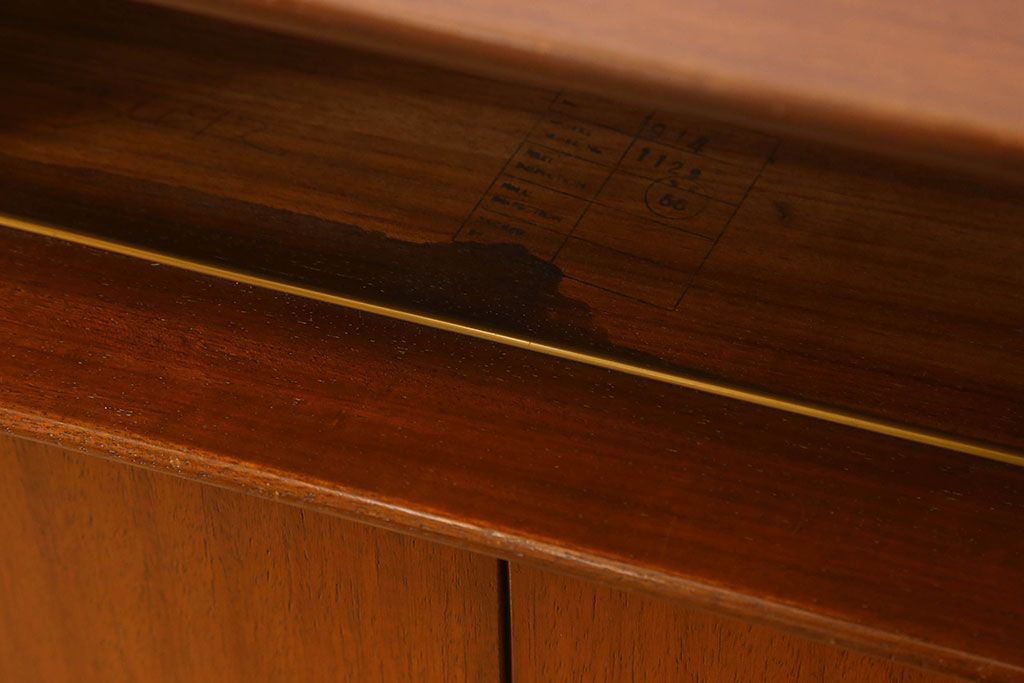 ヴィンテージ家具　G-PLAN　北欧ビンテージ　BBシリーズ　サイドボード(サイドキャビネット)(3)