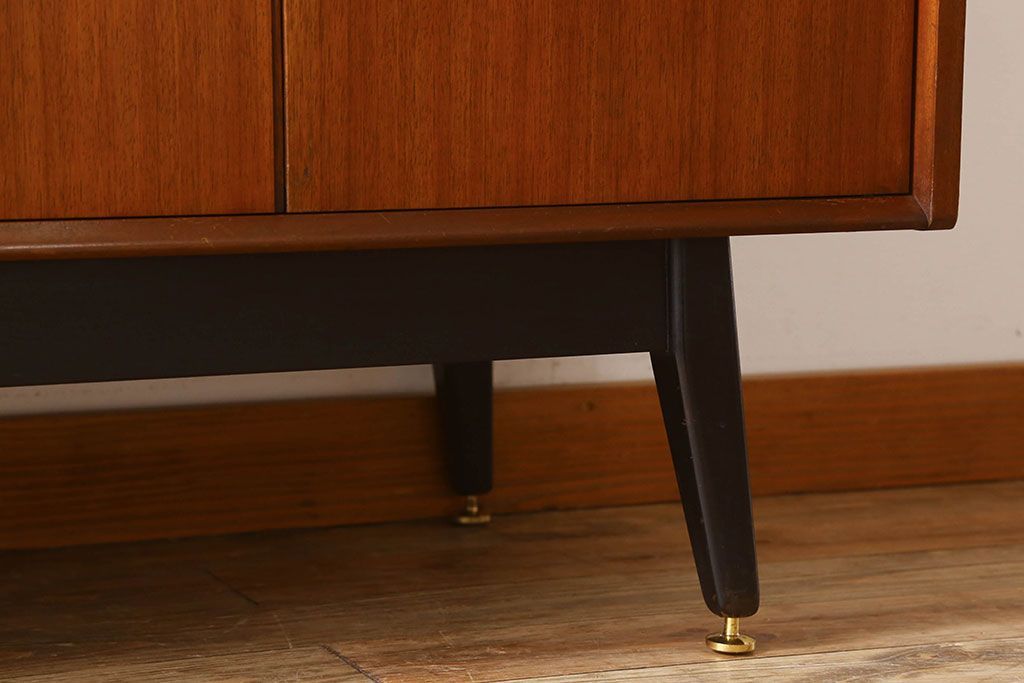 ヴィンテージ家具　G-PLAN　北欧ビンテージ　BBシリーズ　サイドボード(サイドキャビネット)(3)