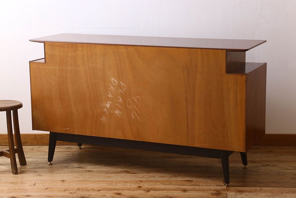 ヴィンテージ家具　G-PLAN　北欧ビンテージ　BBシリーズ　サイドボード(サイドキャビネット)(3)