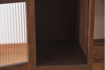 アンティーク家具　古いカバ材の大ぶりなアンティーク両袖机(デスク)