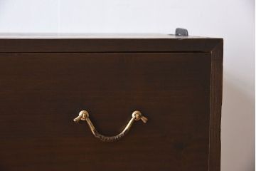 アンティーク家具　鉄脚付き!味のある古い桐材製の箪笥ローボード(衣装箪笥)