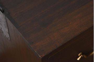 アンティーク家具　鉄脚付き!味のある古い桐材製の箪笥ローボード(衣装箪笥)