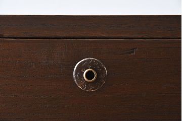 アンティーク家具　鉄脚付き!味のある古い桐材製の箪笥ローボード(衣装箪笥)