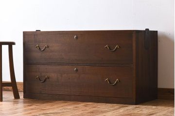 アンティーク家具　味のある古い桐材製の箪笥ローボード(衣装箪笥)