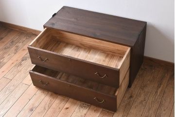 アンティーク家具　味のある古い桐材製の箪笥ローボード(衣装箪笥)