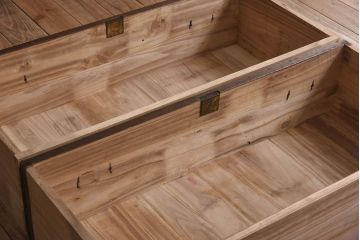 アンティーク家具　味のある古い桐材製の箪笥ローボード(衣装箪笥)