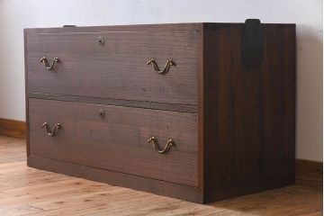 アンティーク家具　味のある古い桐材製の箪笥ローボード(衣装箪笥)
