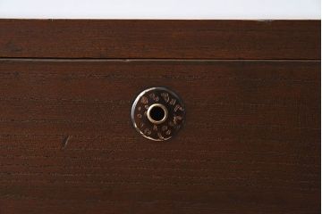 アンティーク家具　味のある古い桐材製の箪笥ローボード(衣装箪笥)