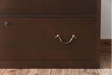 アンティーク家具　味のある古い桐材製の箪笥ローボード(衣装箪笥)