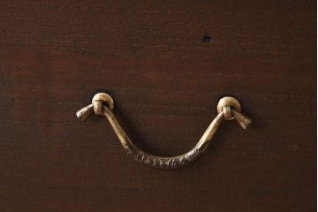 アンティーク家具　味のある古い桐材製の箪笥ローボード(衣装箪笥)