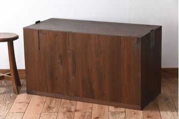 アンティーク家具　味のある古い桐材製の箪笥ローボード(衣装箪笥)