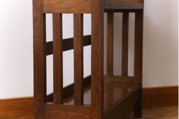 アンティーク家具　イギリスアンティーク　おしゃれなブックシェルフ オーク材