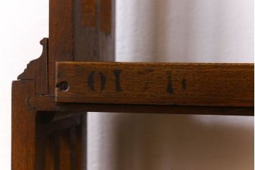 アンティーク家具　イギリスアンティーク　おしゃれなブックシェルフ オーク材